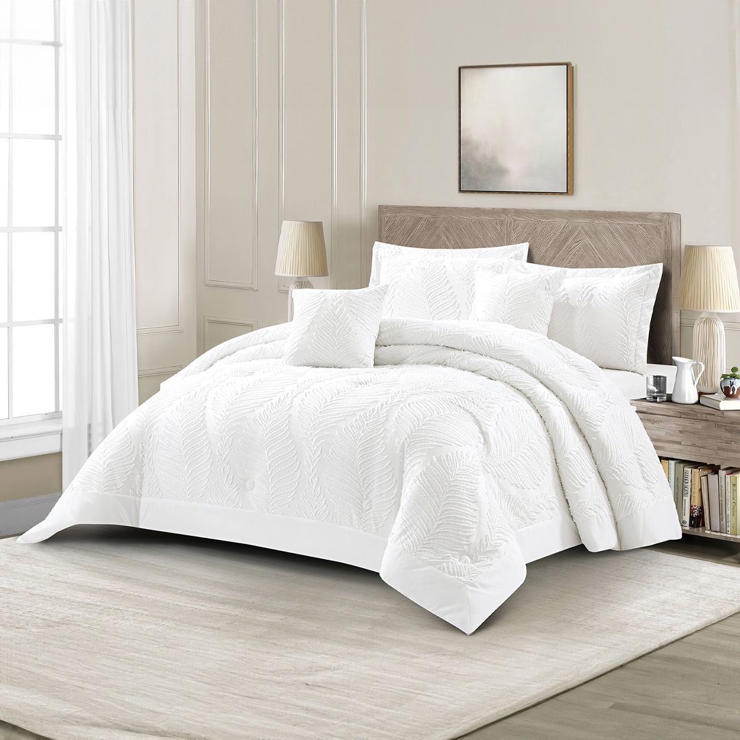 Colcha Luxury Comforter - Leaves White